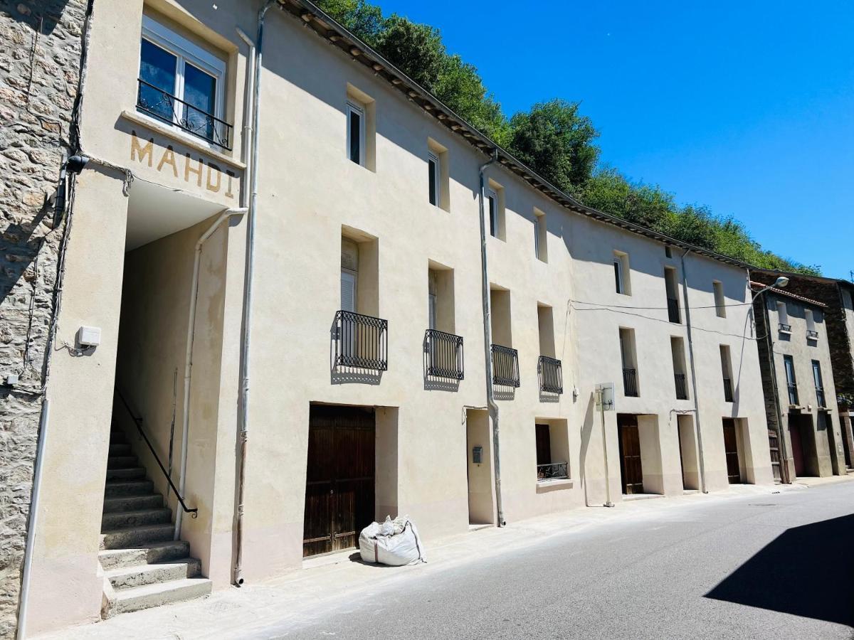 Hébergement de vacances Jolie Maison En Pierre Esprit Avec Jacuzzi Serdinya